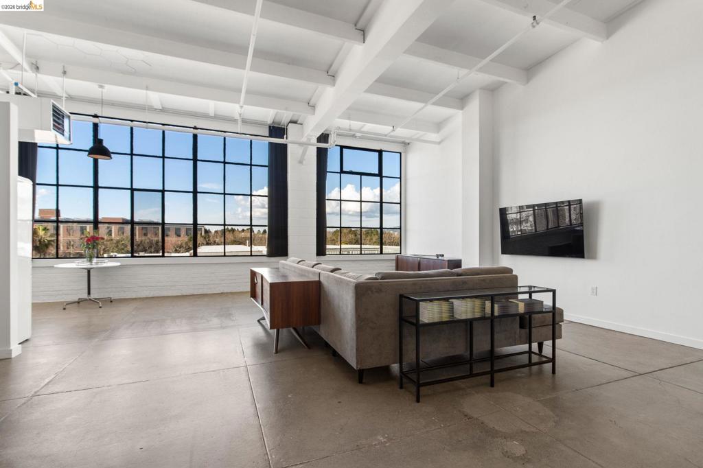 4053 Harlan St 313