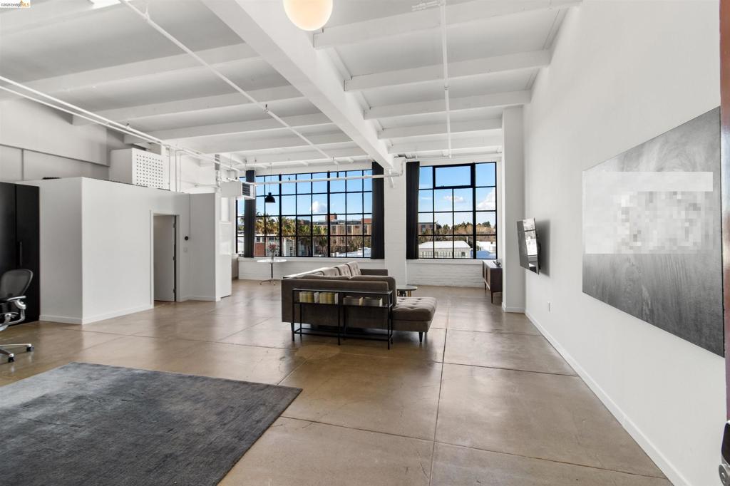 4053 Harlan St 313