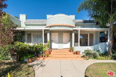 Photo of 4016 Lyceum Avenue, Los Angeles, CA 90066 (MLS # 26664831)