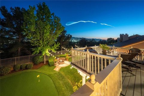 Photo of 23224 Sherwood Pl, Valencia, CA 91354 (MLS # SR26043575)