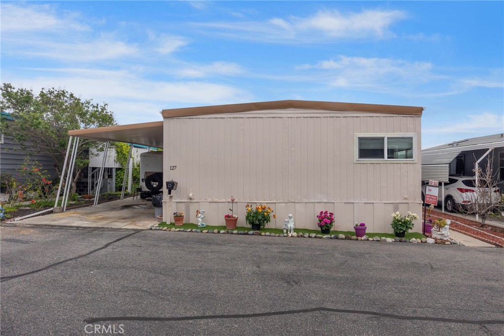 127 Brookside Lane