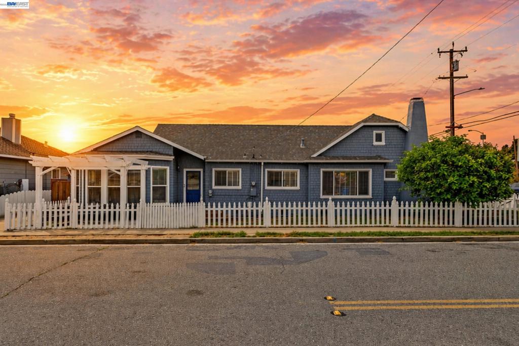 3710 Smith St St