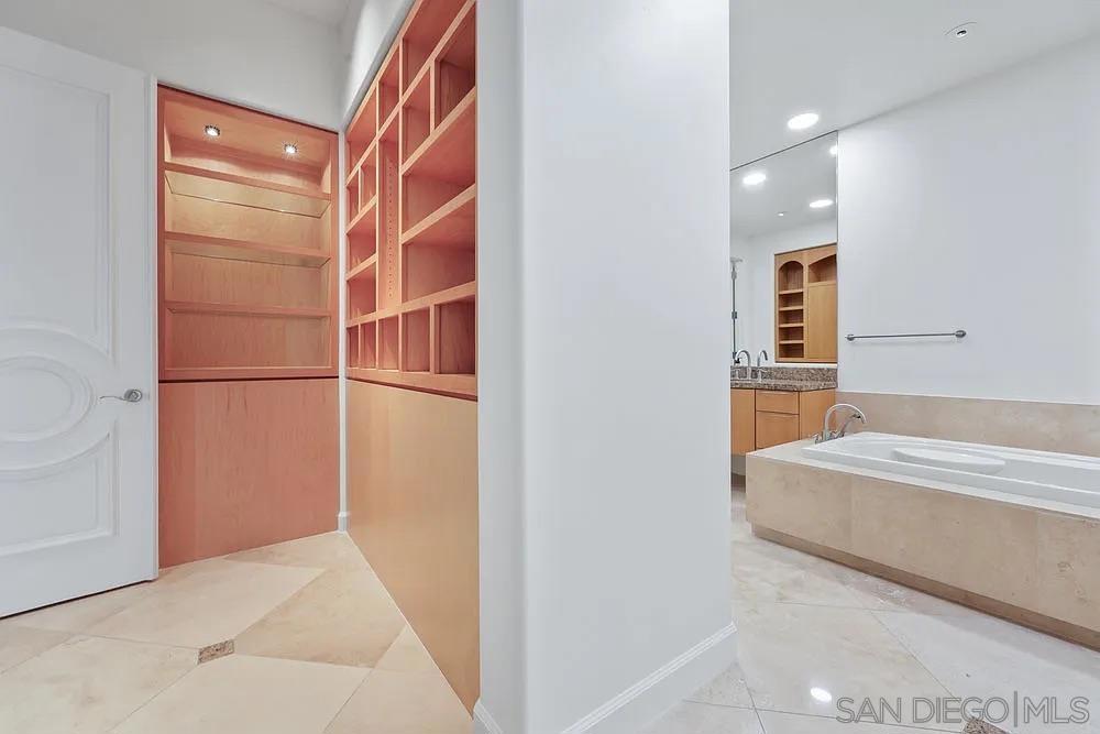 La Jolla - Residential Lease