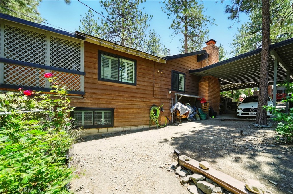 5726 Lodgepole Drive