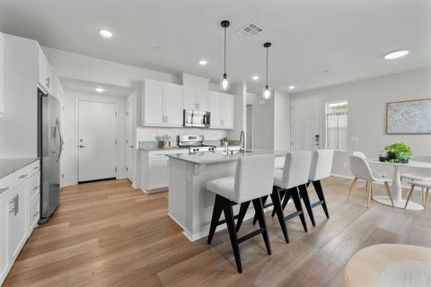 212 Perennial Pl Fallbrook CA 92028