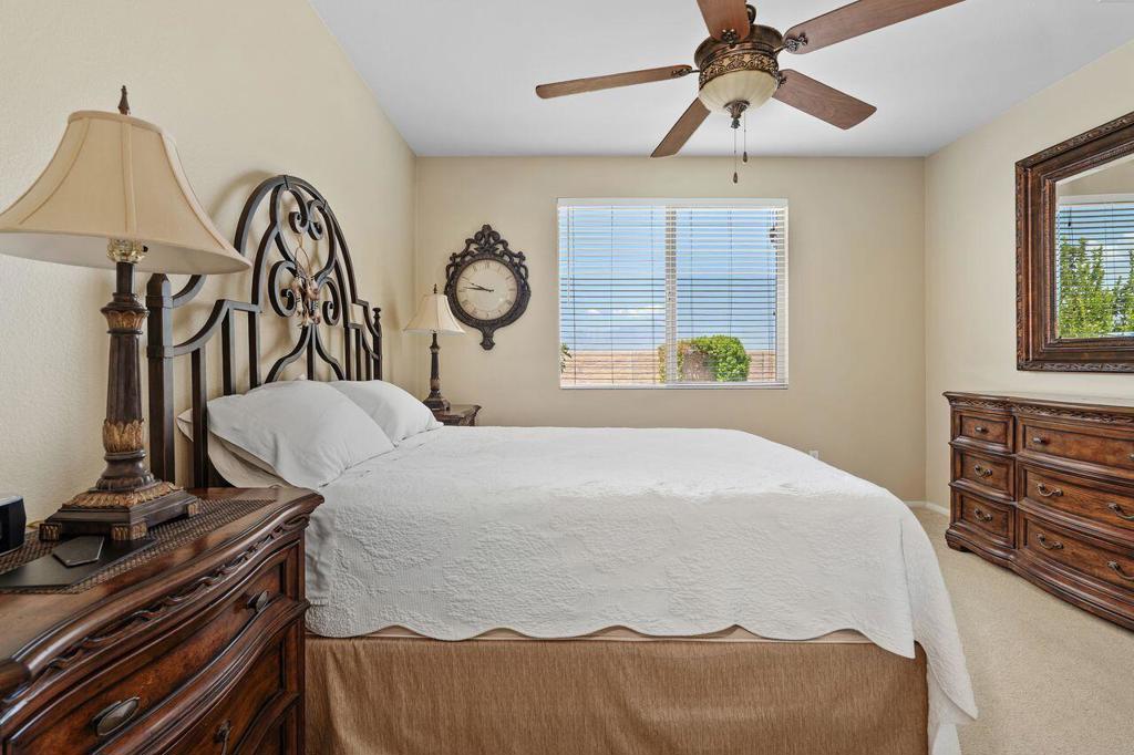 41563 Calle Pampas
