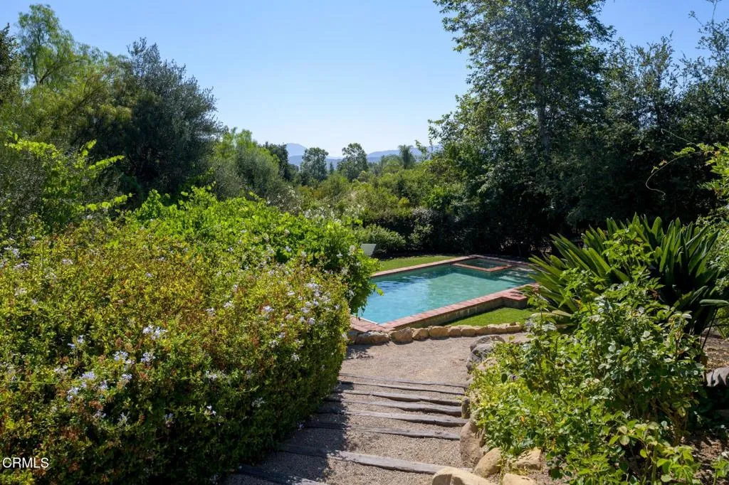 Ojai, California 93023, United States, 4 Bedrooms Bedrooms, ,4 BathroomsBathrooms,Residential,Active,215792