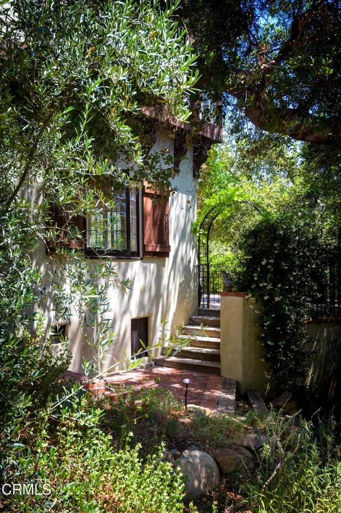 Ojai, California 93023, United States, 4 Bedrooms Bedrooms, ,4 BathroomsBathrooms,Residential,Active,215792