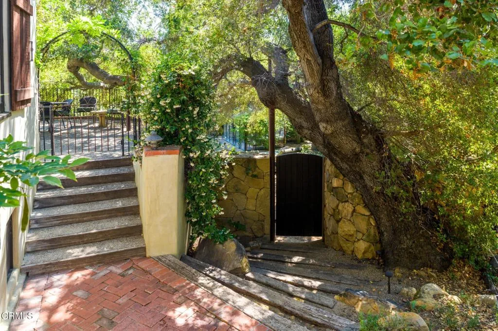 Ojai, California 93023, United States, 4 Bedrooms Bedrooms, ,4 BathroomsBathrooms,Residential,Active,215792