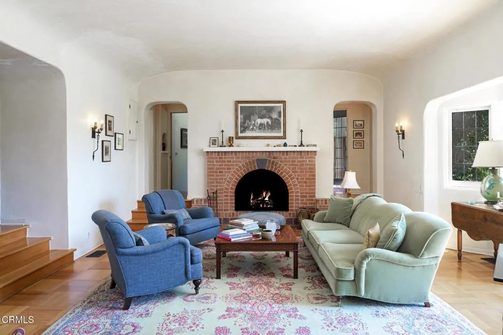Ojai, California 93023, United States, 4 Bedrooms Bedrooms, ,4 BathroomsBathrooms,Residential,Active,215792