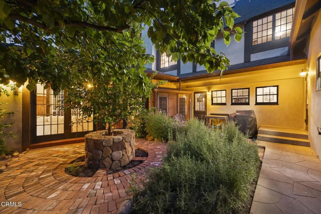 Ojai, California 93023, United States, 4 Bedrooms Bedrooms, ,4 BathroomsBathrooms,Residential,Active,215792