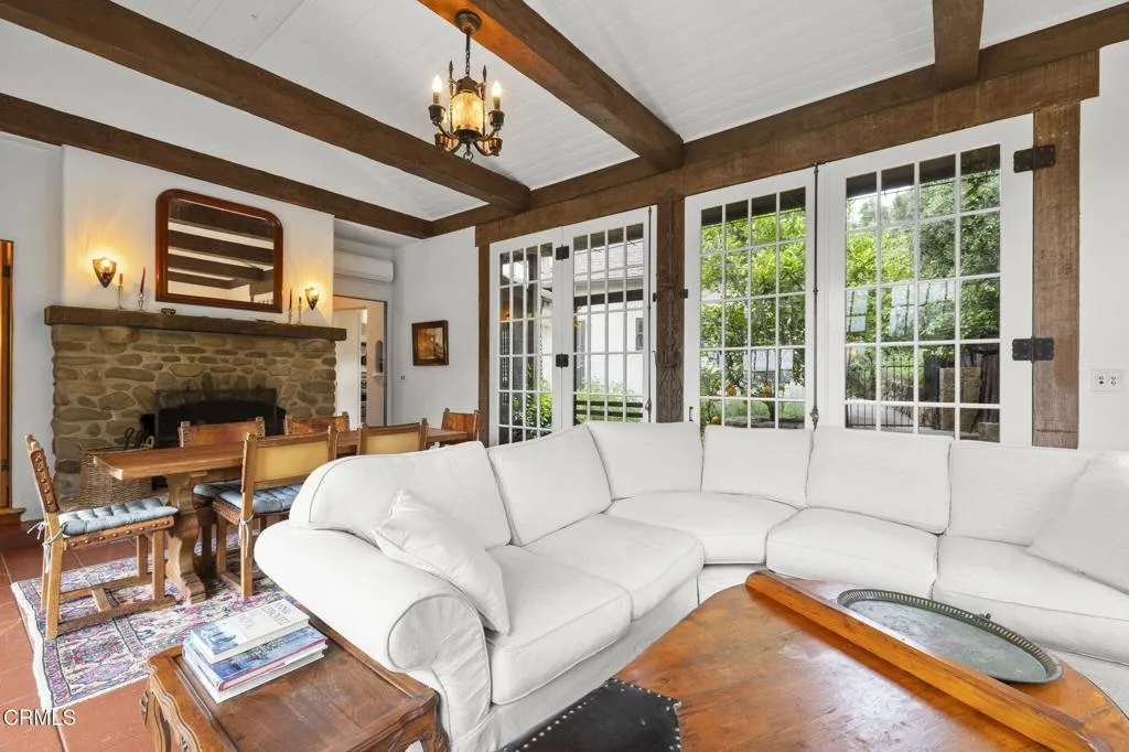 Ojai, California 93023, United States, 4 Bedrooms Bedrooms, ,4 BathroomsBathrooms,Residential,Active,215792