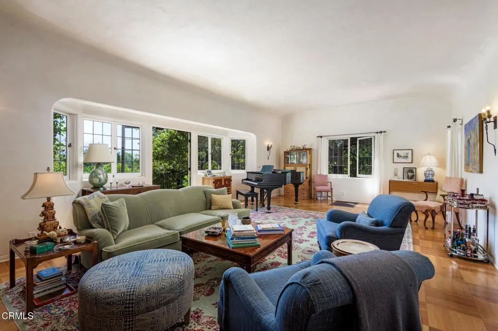 Ojai, California 93023, United States, 4 Bedrooms Bedrooms, ,4 BathroomsBathrooms,Residential,Active,215792