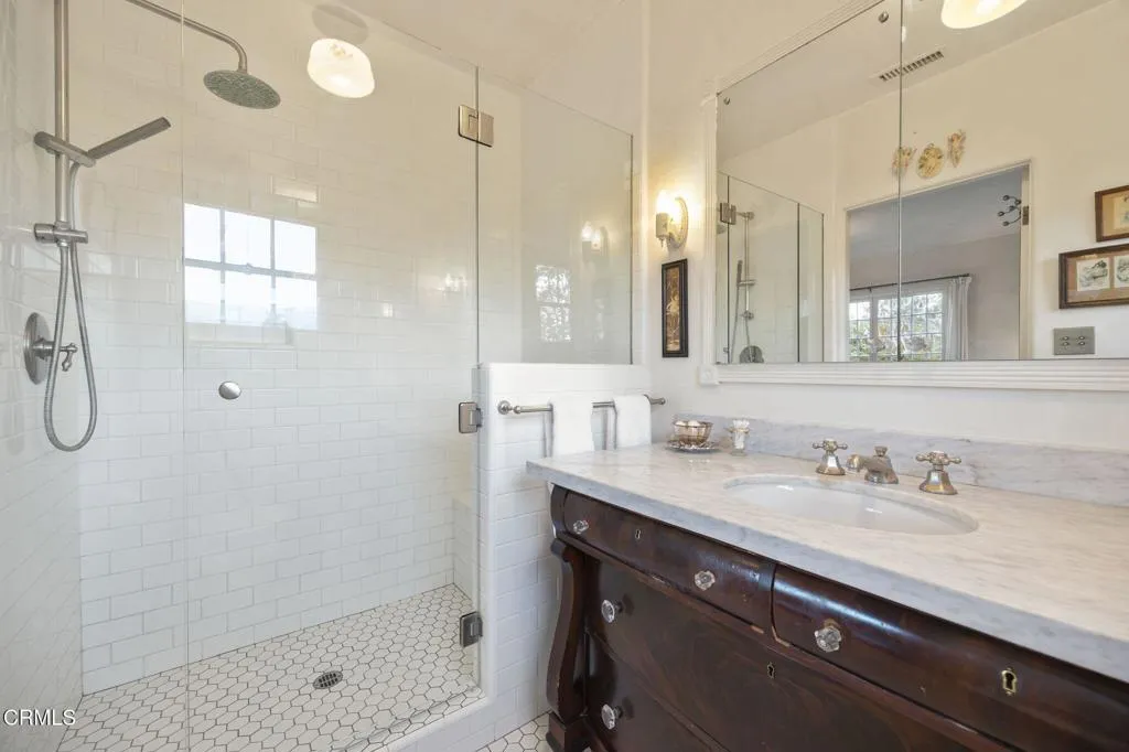 Ojai, California 93023, United States, 4 Bedrooms Bedrooms, ,4 BathroomsBathrooms,Residential,Active,215792