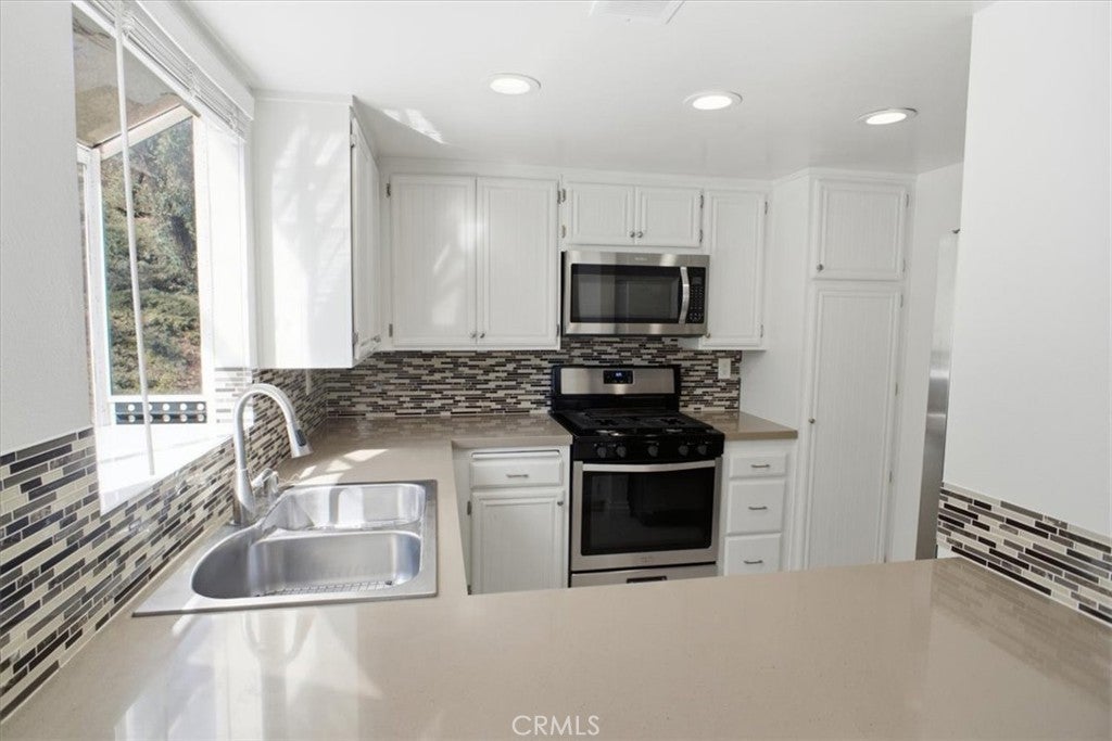 26901 Rainbow Glen Drive 643
