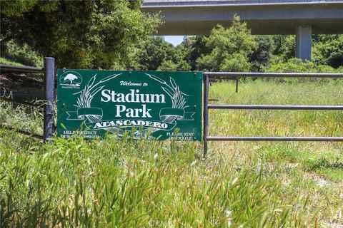 Tiny photo for 7 Quail Ridge Dr, Atascadero, CA 93422 (MLS # NS25272443)