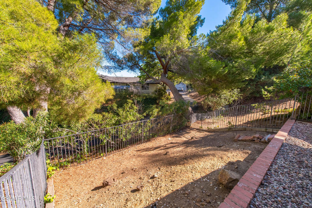 Los Robles Hills-621 - 621 - Residential