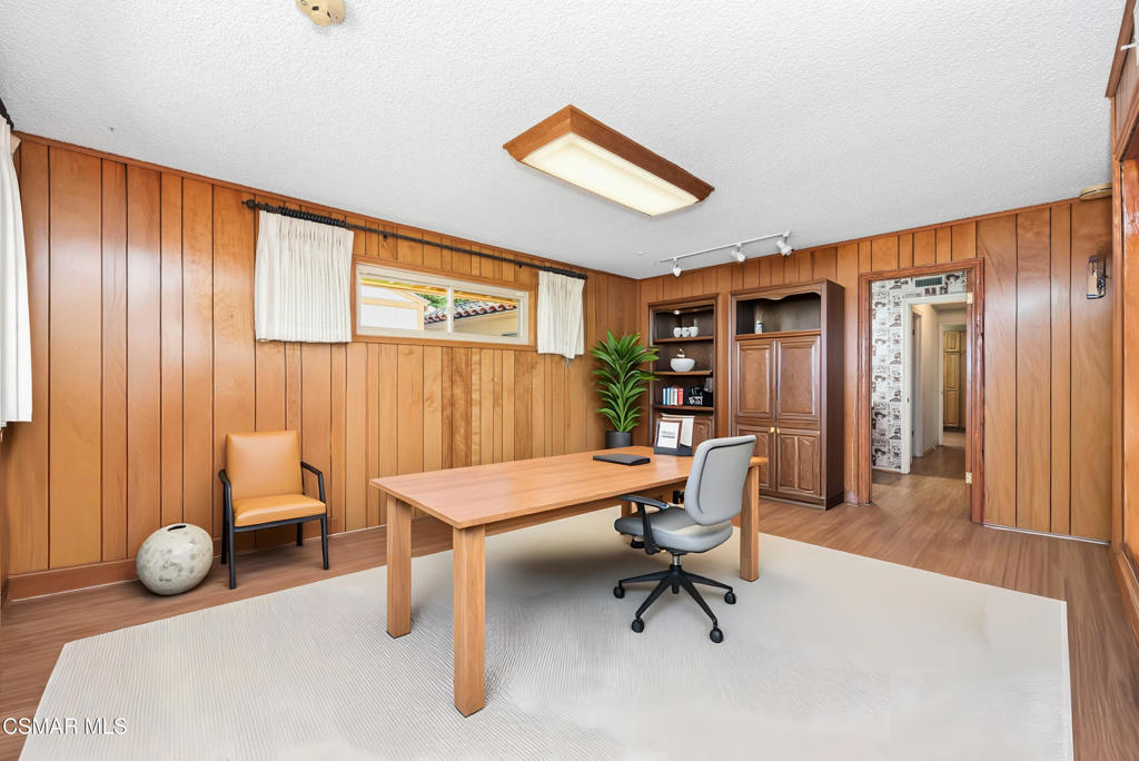 Los Robles Hills-621 - 621 - Residential