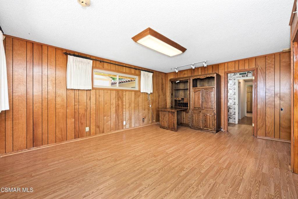 Los Robles Hills-621 - 621 - Residential