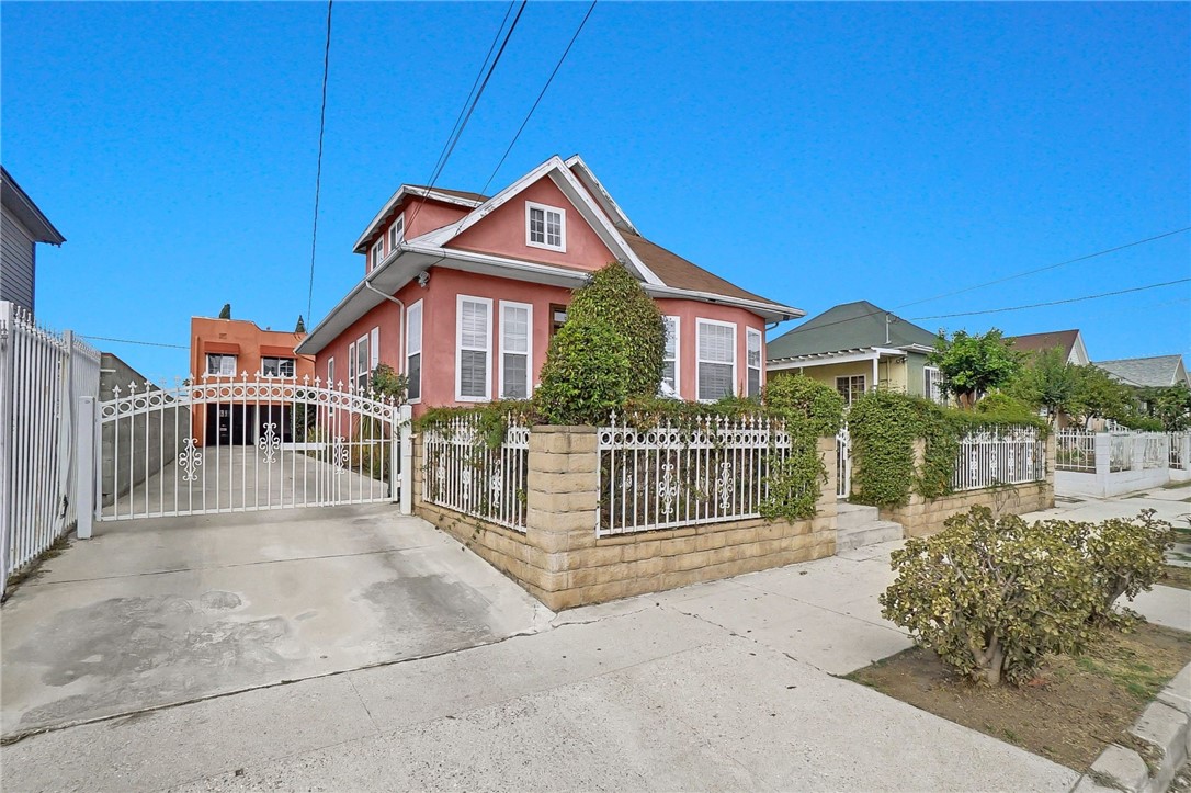 Properties 2 1147 Fedora Street