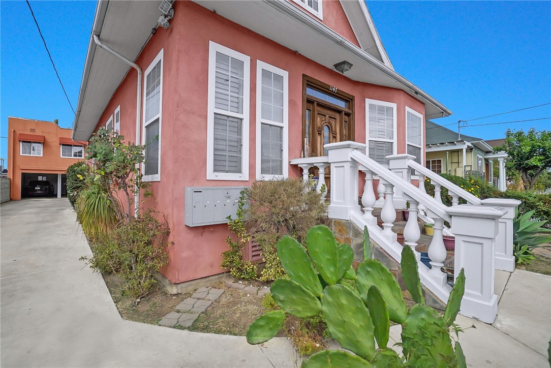 Properties 3 1147 Fedora Street