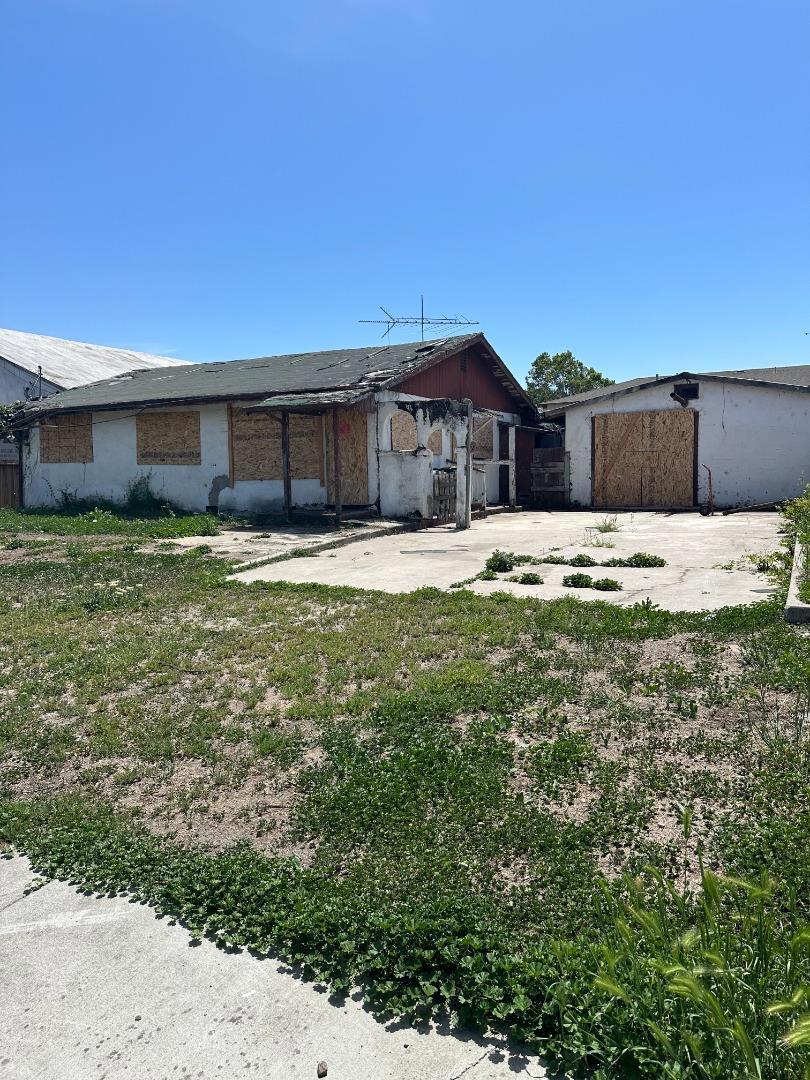 699 4th Street