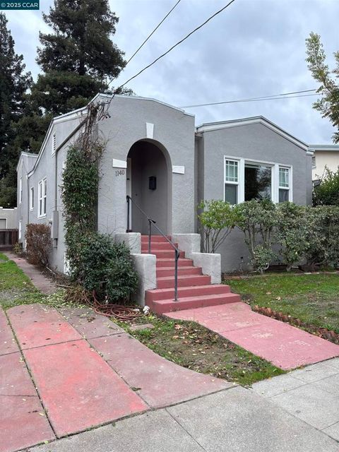 Photo of 1140 Arreba St St, Martinez, CA 94553 (MLS # 41117569)