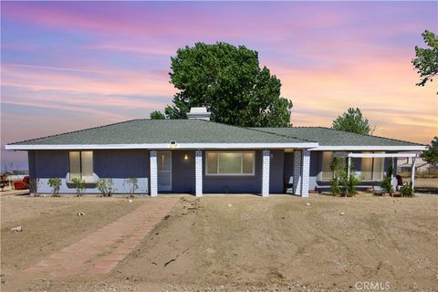 8011 Fuente Oak Hills CA 92344