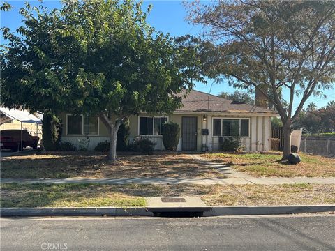 Photo of 4311 Snowberry Street, Riverside, CA 92504 (MLS # IG25244571) Photo of 4311 Snowberry Street, Riverside, CA 92504 (MLS # IG25244571)