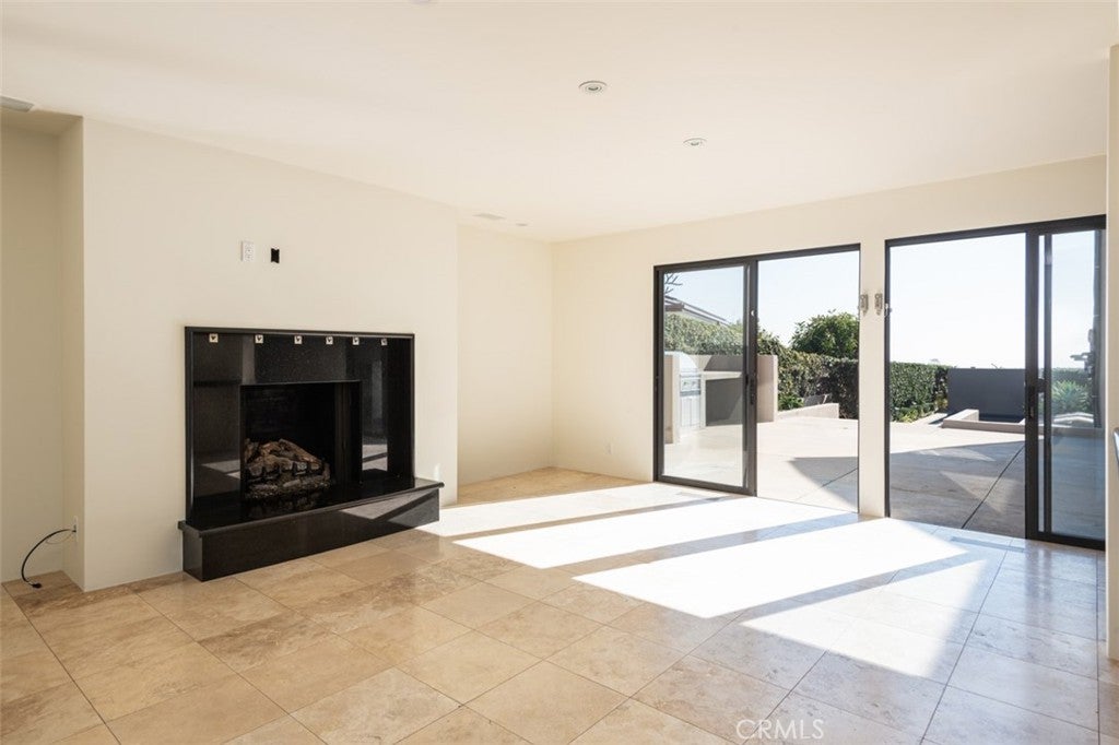810 EMERALD BAY