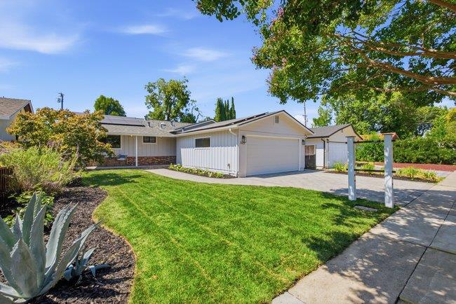 1622 Pecan Court