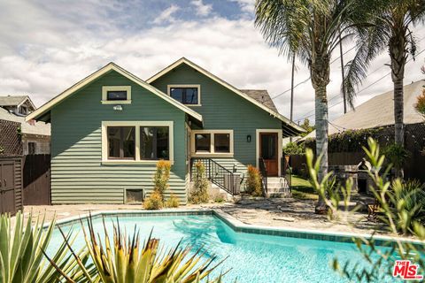 Photo of 2122 W 29th Street, Los Angeles, CA 90018 (MLS # 26830735)