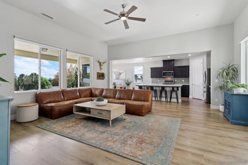 1827 Marita Ln