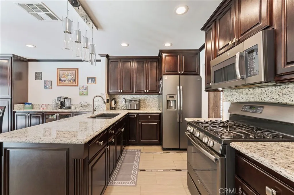 Pomona, California 91766, United States, 4 Bedrooms Bedrooms, ,3 BathroomsBathrooms,Residential,Active,193549