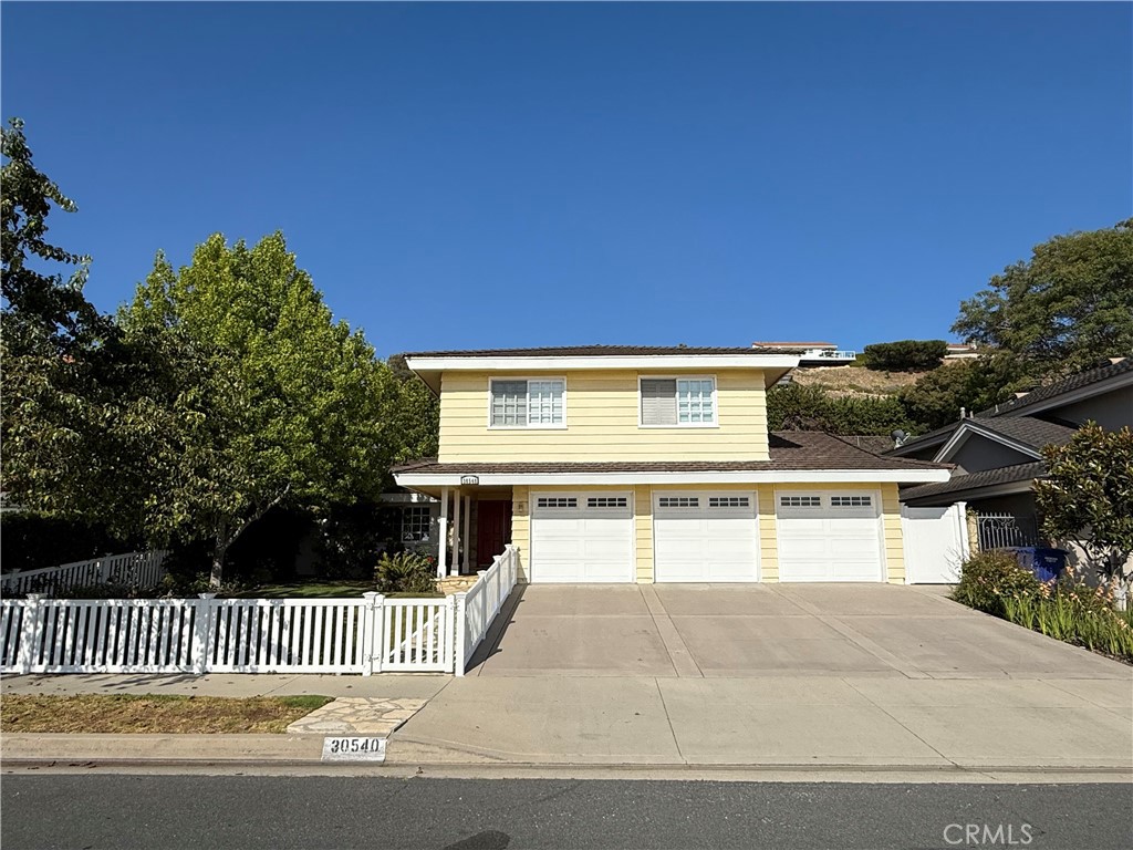 Walking distance to Point Vicente Elementary School
Welcome to this beautifully maintained and spacious single-family home in the heart of Rancho Palos Verdes,
located on the desirable Via Rivera.
This home offer open living spaces, a family friendly floor plan, and a serene backyard - all just minutes from
Top-rated Palos Verdes schools, ocean bluffs and parks.
4 bedrooms and a bonus room on first floor.
5 total rooms, 3 bathrooms, 2620 sqft living area total.
10314 sqft lot size
2 stories
50 amp charging plug for electric vehicle inside the garage
Brand-new appliances included:
Refrigerator
Washer & Dryer
New Air Conditioner
Attached 2-car garage and additional driveway parking
This home now comes equipped with all essential appliance,
making it move-in ready and ideal for long-term renters.
Don't miss this opportunity to live in one of the most sought-after neighborhoods on the Palos Verdes Peninsula.