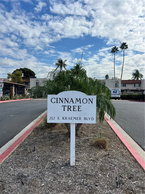 212 S Kraemer Blvd, Placentia, CA 92870 - MLS#: PW25259614