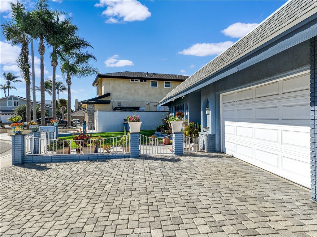 8131 Wenlock Cir, Huntington Beach, CA, 92646, USA, 3 Bedrooms Bedrooms, ,2 BathroomsBathrooms,Residential,Active,8131 Wenlock Cir,IG26059716