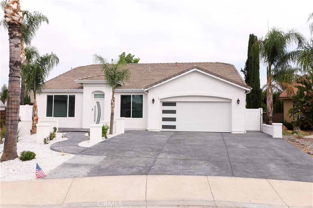 Be the first to enjoy this beautifully renovated 5 bed / 4 bath home featuring brand new appliances, modern finishes, and spacious open-concept living — ready for immediate move-in. Tucked in a quiet neighborhood, this property offers both comfort and style.
Applications processed on a first come, first qualified, first served basis — apply early to secure your spot. Don’t miss out!
Bonus Opportunity: Detached 2 bed / 2.5 bath ADU available for rent separately or together.
