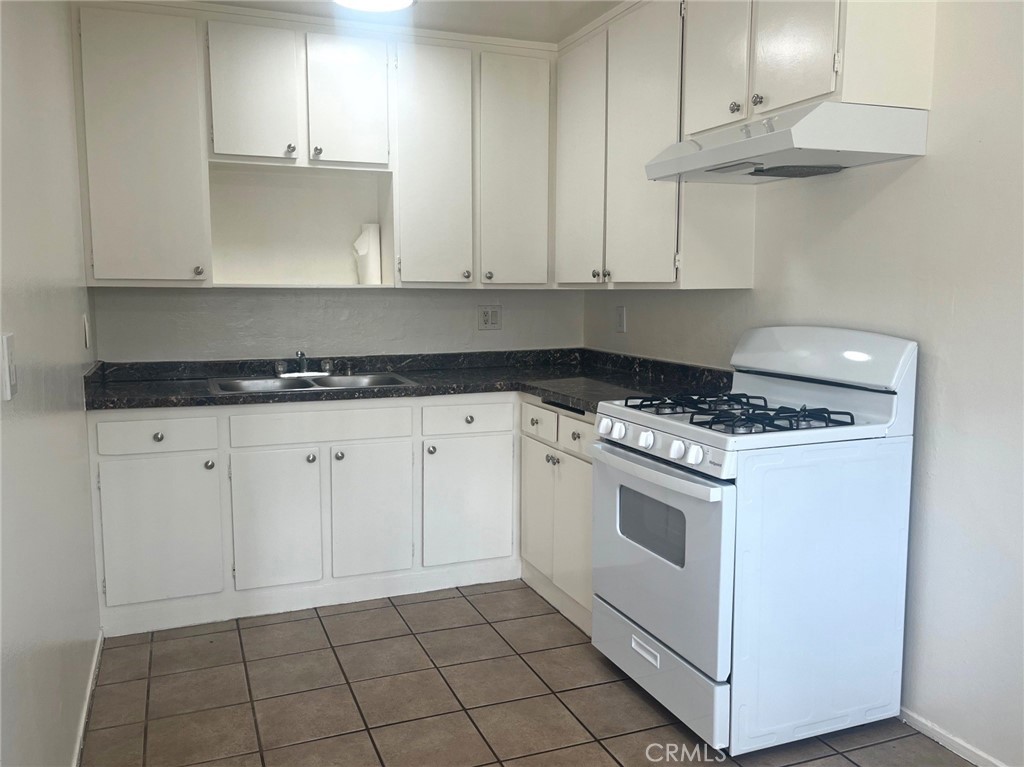/ - Residential Lease