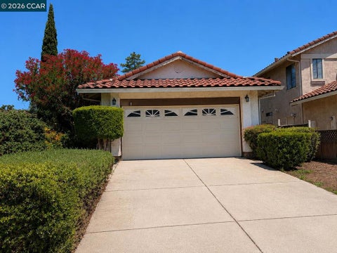 Photo of 2825 Cashew St ST, Antioch, CA 94509 (MLS # 41139875)