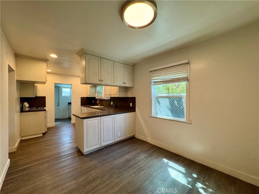 3052 Burton