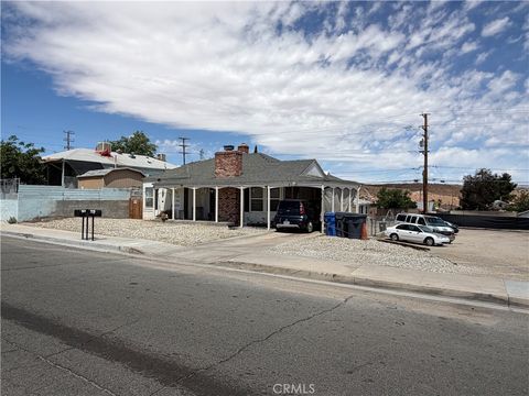 Photo of 137 W Fredricks ST, Barstow, CA 92311 (MLS # HD26083525)