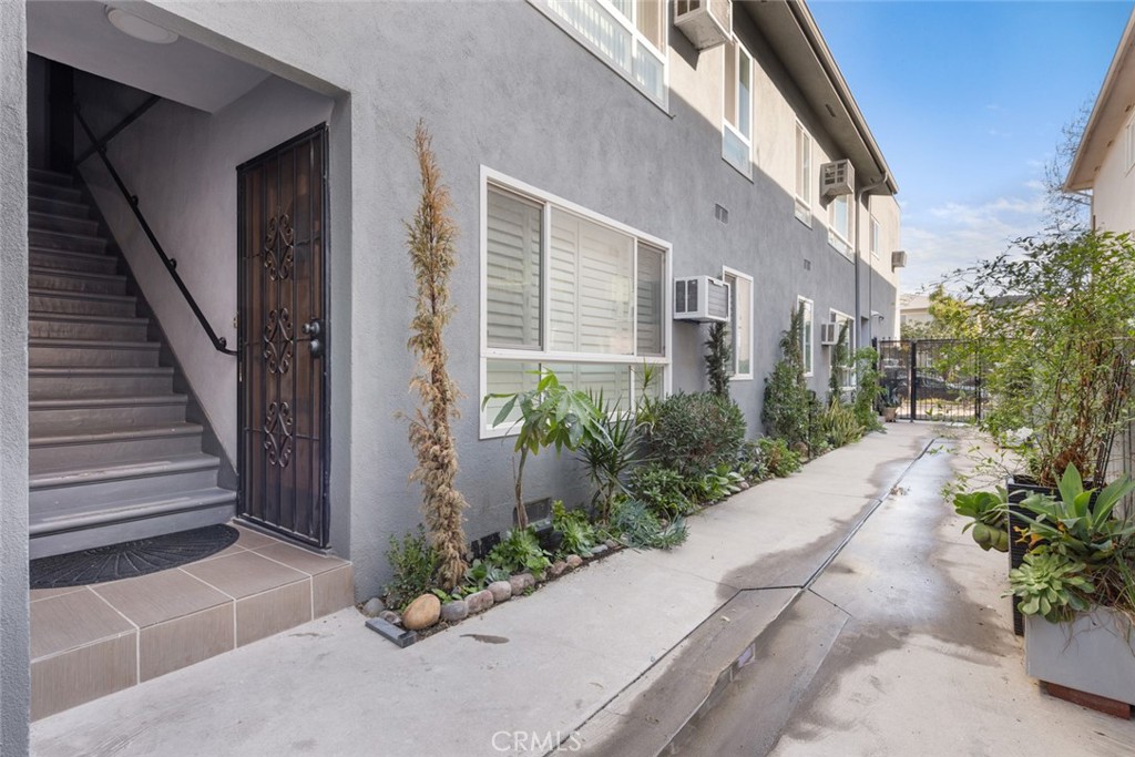 103 N Hayworth