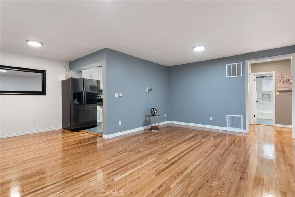 103 N Hayworth
