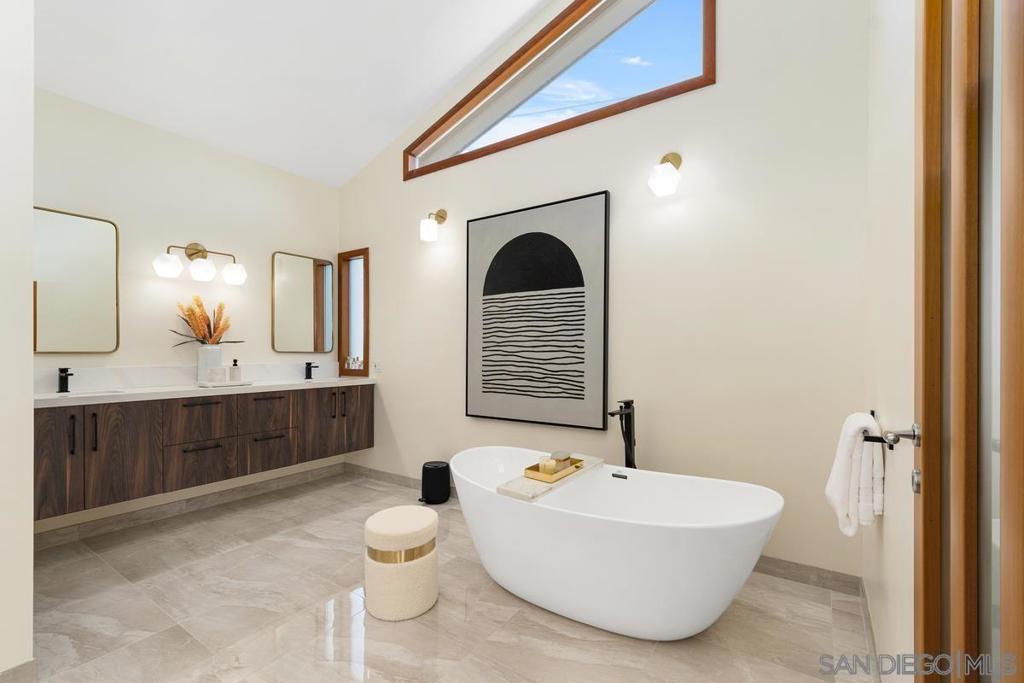 7911 E El Paseo Grande