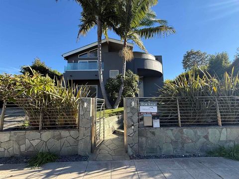 7911 El Paseo Grande La Jolla CA 92037