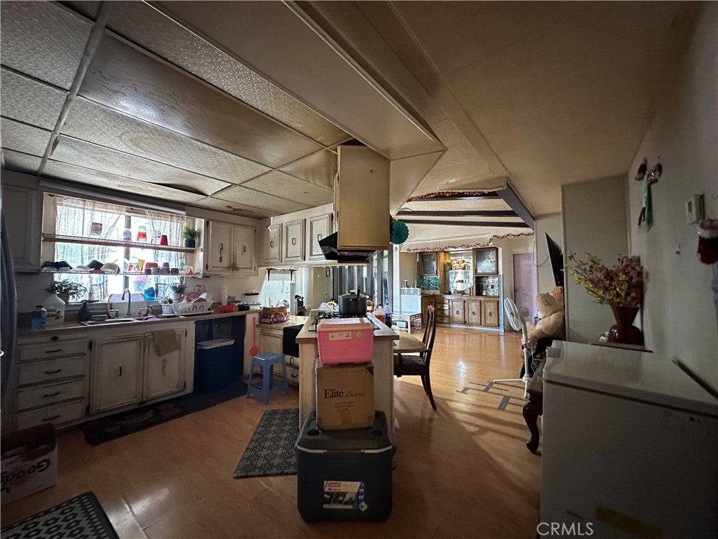 929 E foothill Boulevard