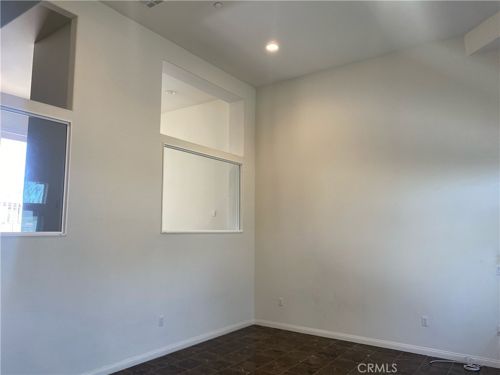 DALE VILLAS - Residential Lease