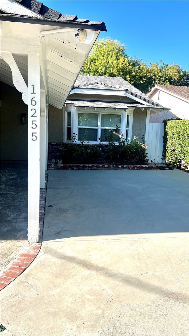 Amazing and bright South of the Blvd, One Level beautiful 3 beds / 2.5 baths house for leasing.
Walking distance to Ventura Blvd. Shops, restaurants, local offices and Lanai Road School District. Great living open space with high ceilings and natural light which opens to the dining area and kitchen with lots of customized cabinetry, granite counter, stain steel appliances and wine separate refrigeration. The kitchen has beautiful Stone Backsplash. The floors are Brazilian cherry wood through the floors. The Master Suite has a spa-like bathroom with walk in closet. French doors opens into the backyard with covered patio and you can enjoy and relaxing in deck area and swimming in the sparkling pool. Very clean two car garage spaces with laundry inside of it. Small pets are ok with the deposit.
Welcome to your new house!!!