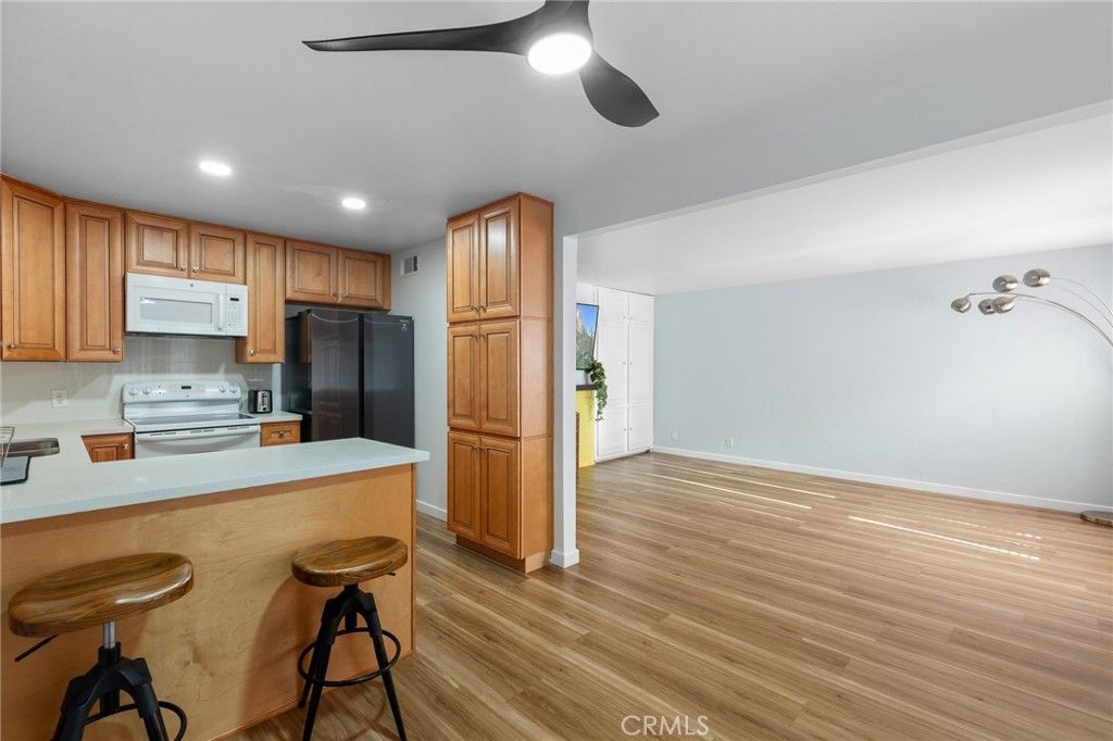 Photo of 15015 Sherman Way #314, Van Nuys, CA 91405 (MLS # SR25161200)